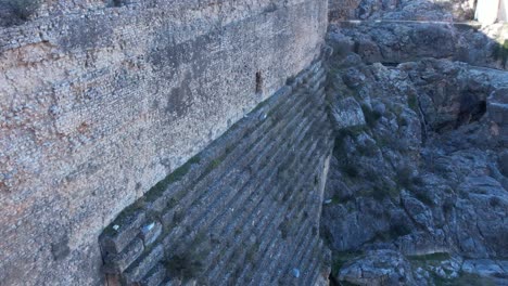 Aerial-view-of-a-roman-times-dam-built-in-the-first-century,-in-Almonacid-de-la-Cuba,-Zaragoza,-Spain