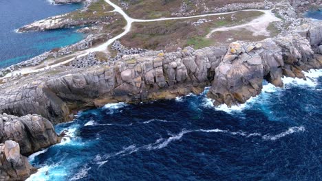 drone aéreo disparó sobre un lugar conocido como acantilados de papel, en la zona de morás, xove, lugo, galicia, españa