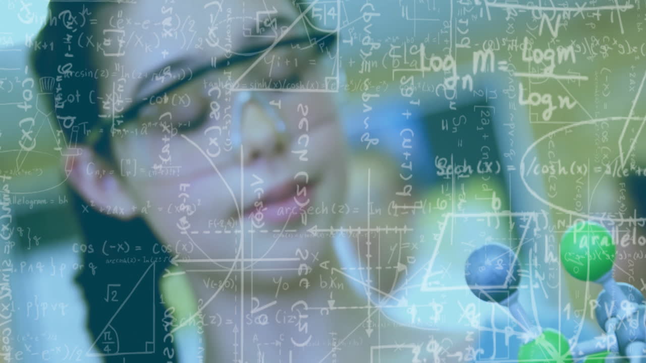 수학적 방정식과 공식 애니메이션 실험실에서 일하는 사람