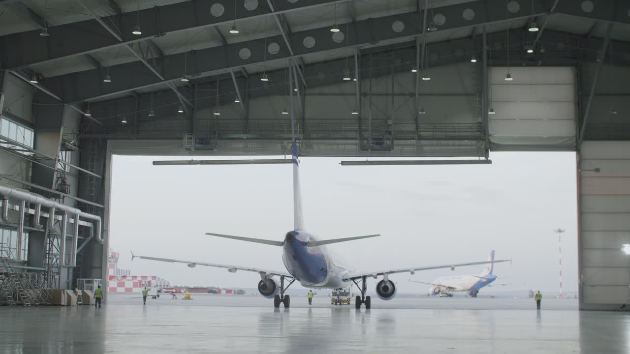 Fly i hangar