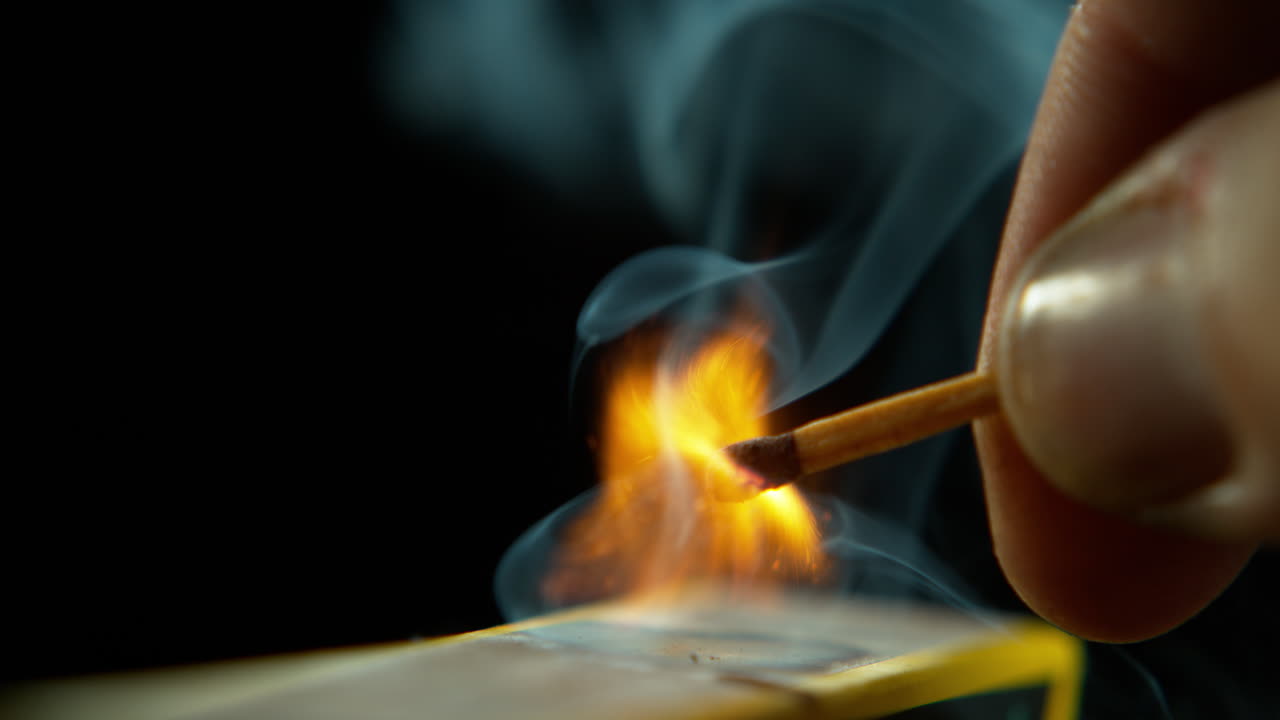 fuego de mantenimiento de la vida