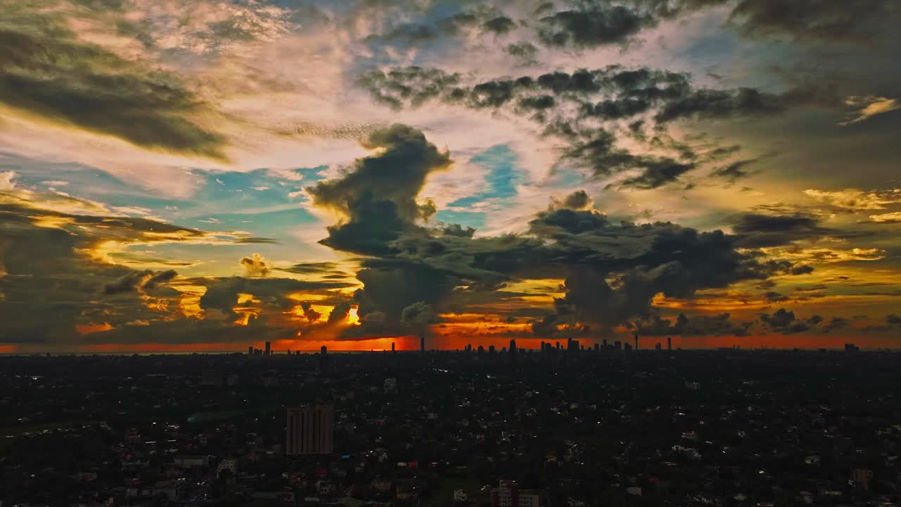 hermosa ciudad de colombo timelapse en la noche del atardecer