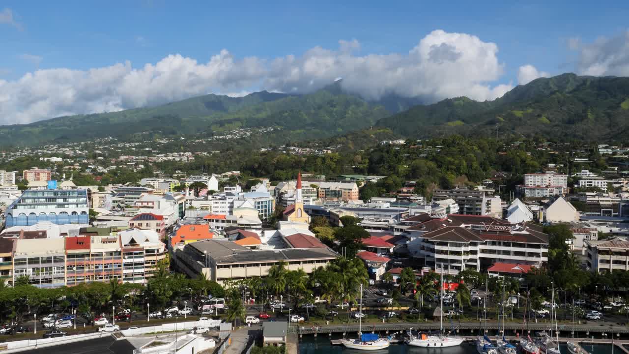 Traffic on the boulevard Reine Pomare IV in the capital city of Papeete,Tahiti at rush hour.