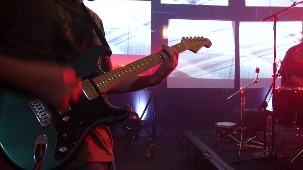 Assolo di chitarra con la band
