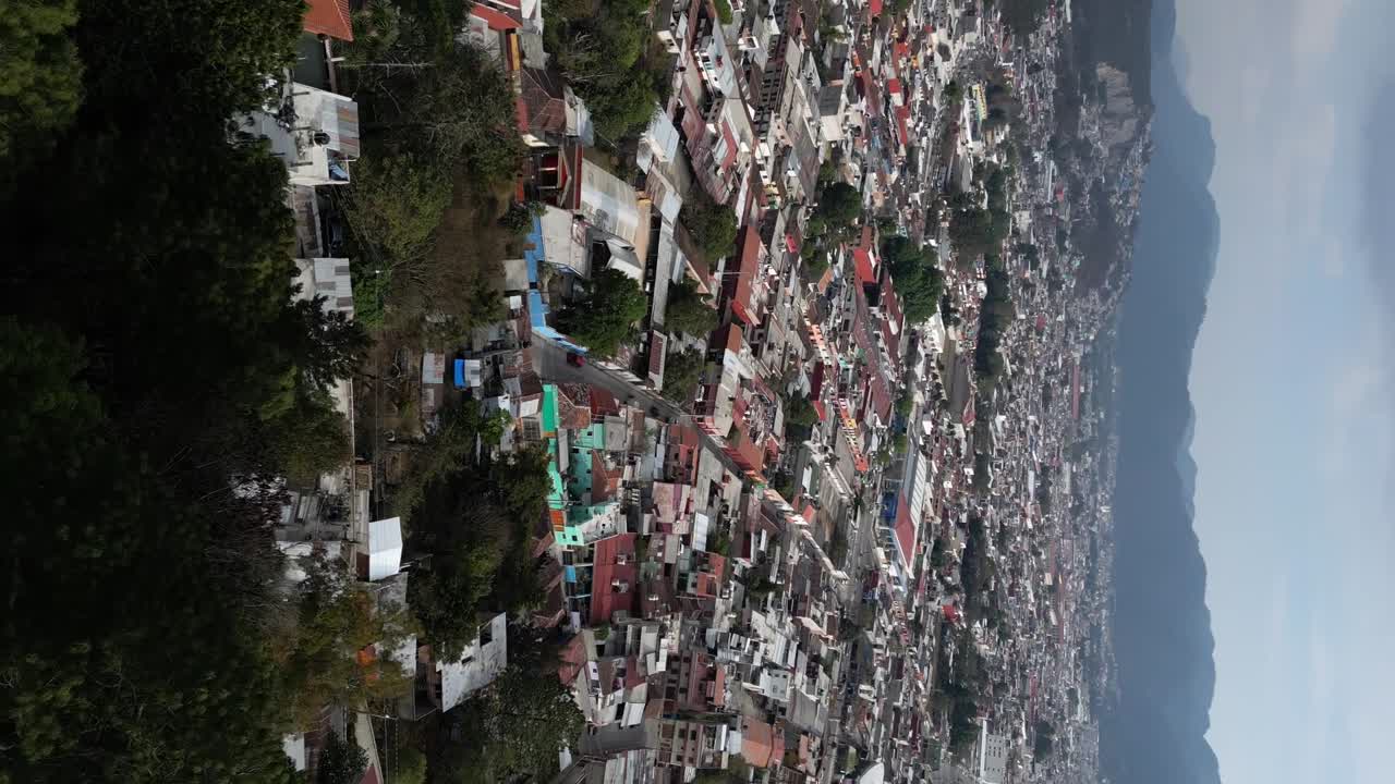 멕시코의 산 크리스토발 데 라스 카사스 시의 수직 촬영