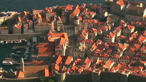 中世紀城堡城市杜布羅夫尼克 (dubrovnik),克羅埃西亞地中海地區,是電影權力遊戲 (game of thrones) 的拍攝地