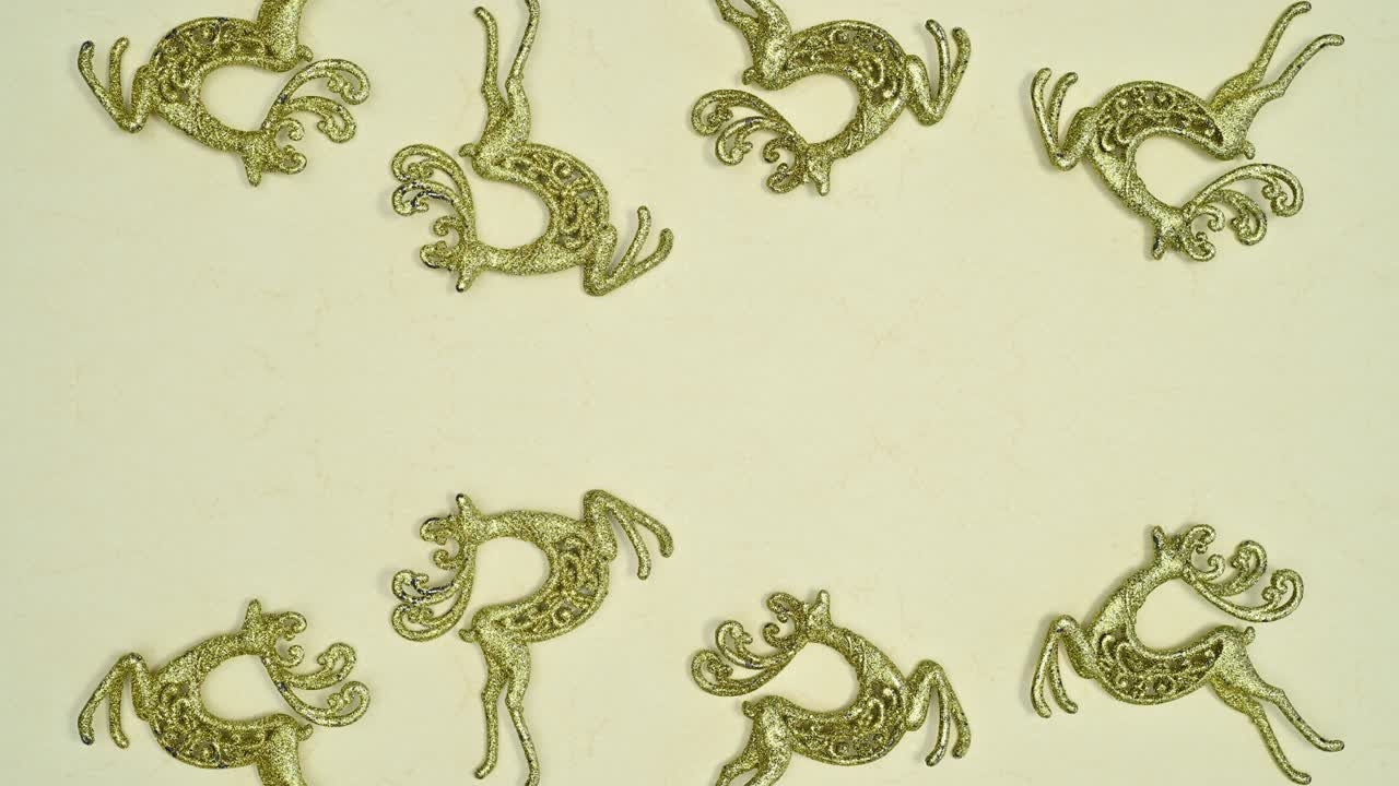 반이는 황금 사이 베이지 테마의 상단과 하단에 나타납니다. 크리스마스 스 모션