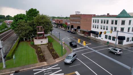 Langsame-Luftaufnahme-Von-Thomasville,-North-Carolina,-North-Carolina