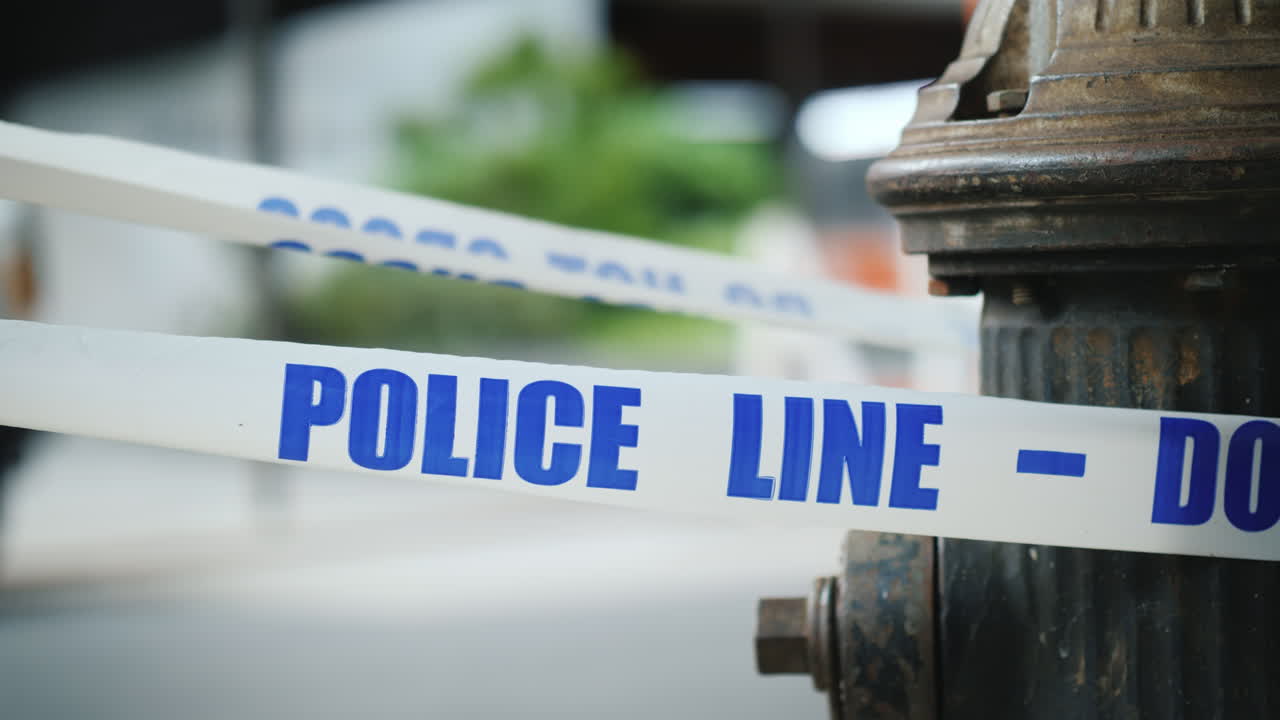 비문 경찰 라인 흰색 리본 - 교차하지 마십시오