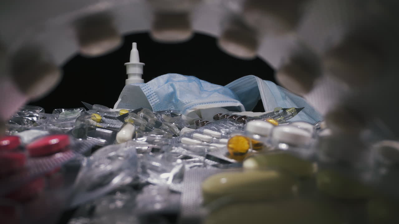 검은색의 질병 치료로 마스크 근처의 수많은 약물