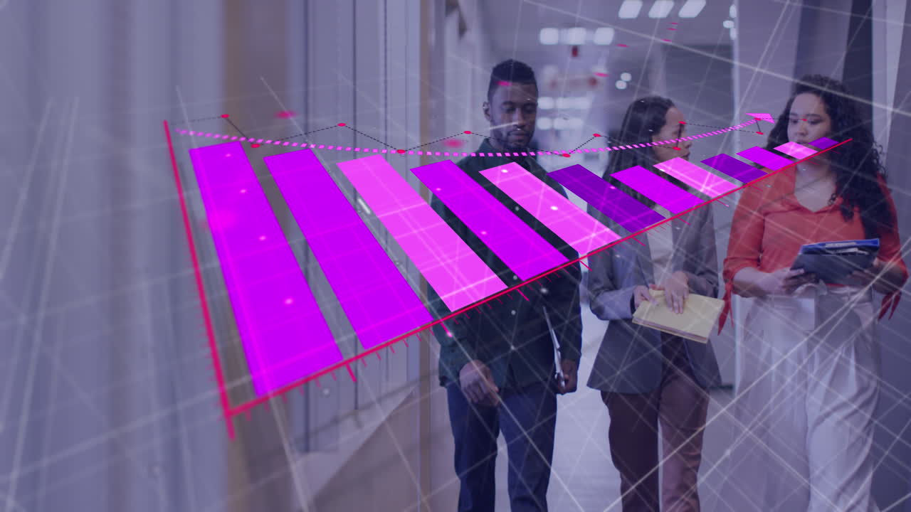 animación de gráfico de caída sobre diversos compañeros de trabajo discutiendo informes mientras caminan por el pasillo