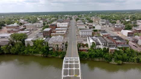 Edmund-Pettus-Bridge-in-Selma,-Alabama-with-drone-video-moving-moving-in