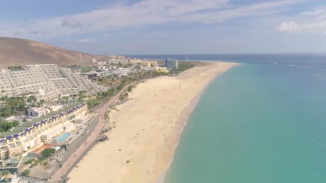vista aérea de un hermoso balneario