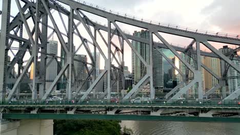 Traffic-heading-south-on-the-Story-Bridge-in-Brisbane-in-the-state-of-Queensland-in-Australia