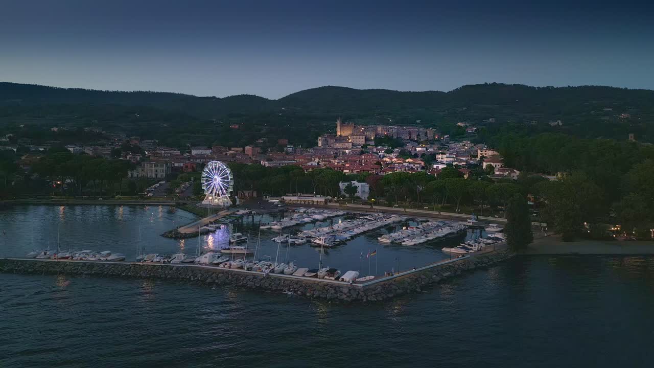 볼세나 호수, 볼세나의 마리나와 오래된 중세 마을