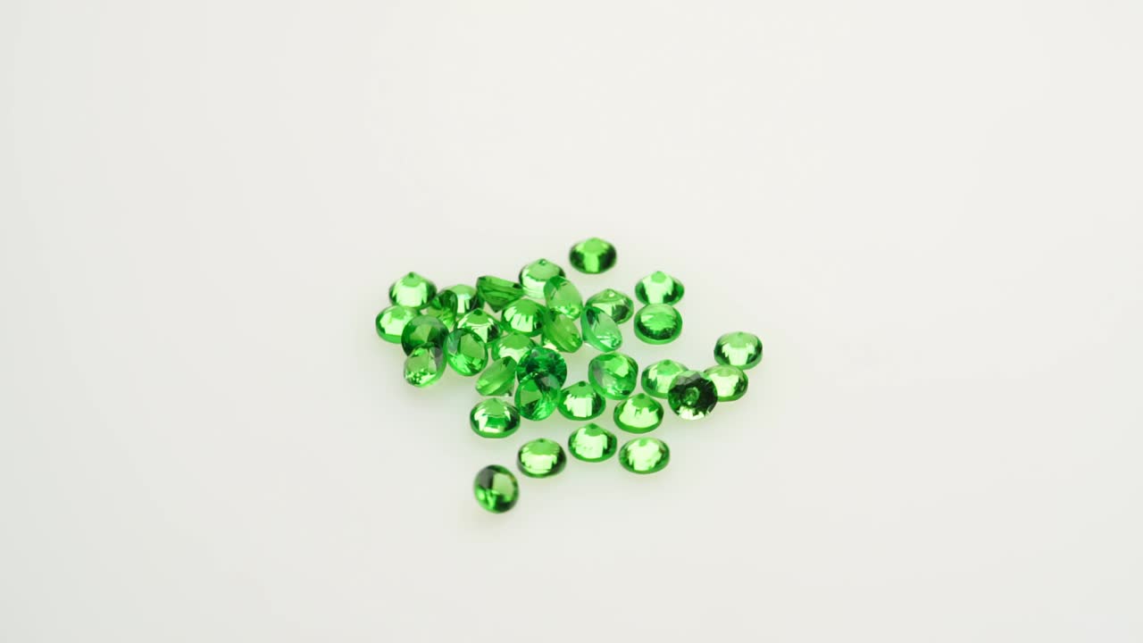 천연 tsavorite 녹색 그라넷 회전 테이블