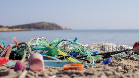 Playa-En-Grecia-Cubierta-De-Basura