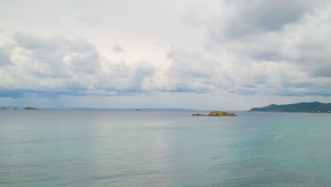 Timelapse-De-Nubes-Tormentosas-Sobre-La-Costa-De-Ibiza