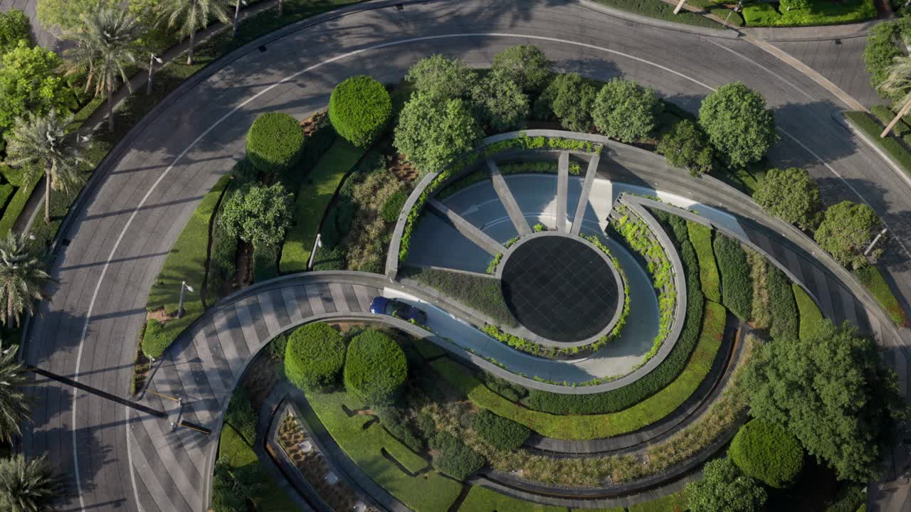 emiratos árabes unidos. vista aérea de la rotonda en la ciudad.