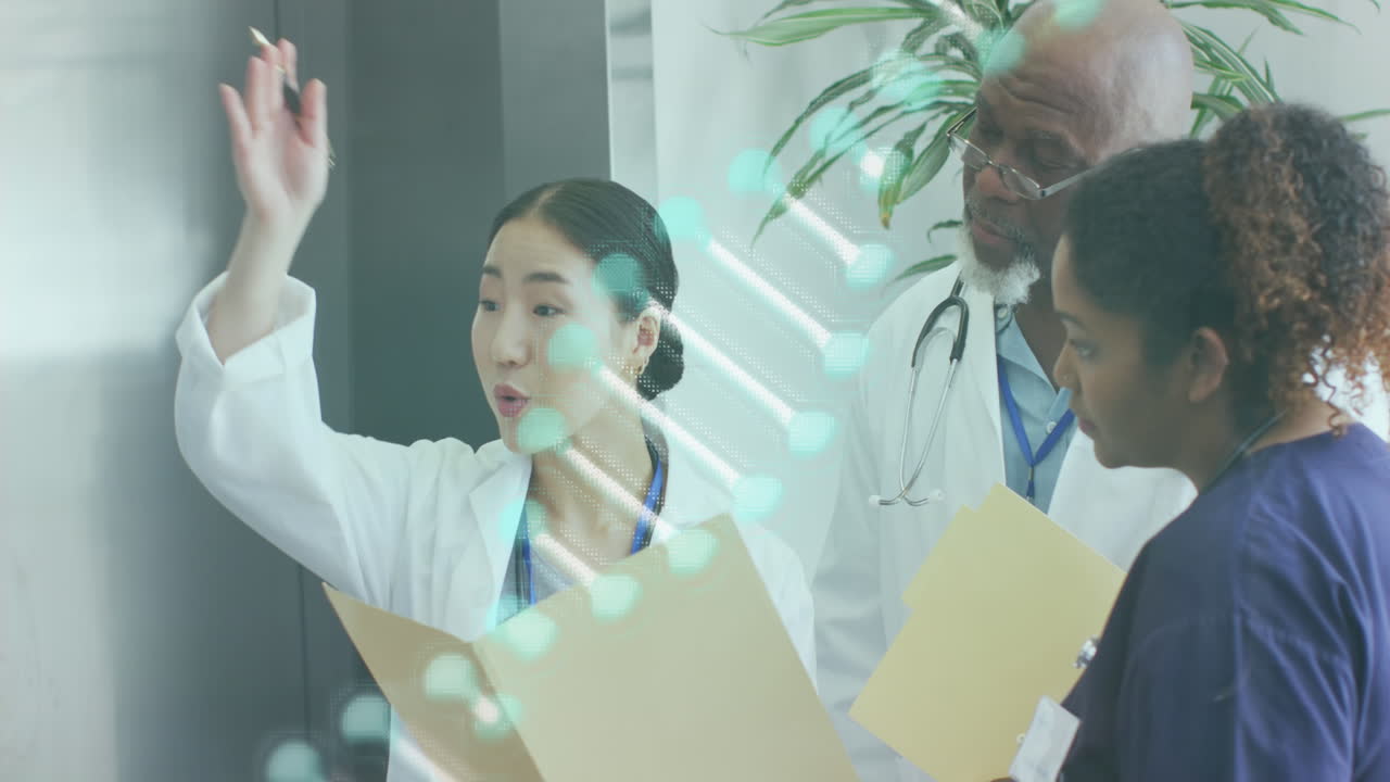 병원에서 일하는 웃는 다양한 의사들의 초상화 위에 있는 dna  ⁇ 의 애니메이션