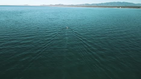 Barco-En-Busca-De-Peces-En-Baja-California