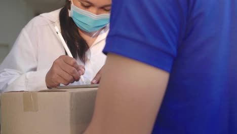 package delivery with signature confirmation