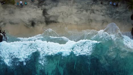 4K-Drohnenaufnahmen-Aus-Der-Luft:-Ruhiger,-Geheimer-Strand,-Padangbai,-Ostbali