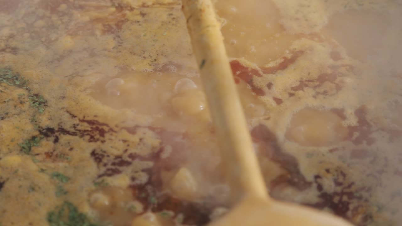 Dampende og boblende, men lækker varm suppe