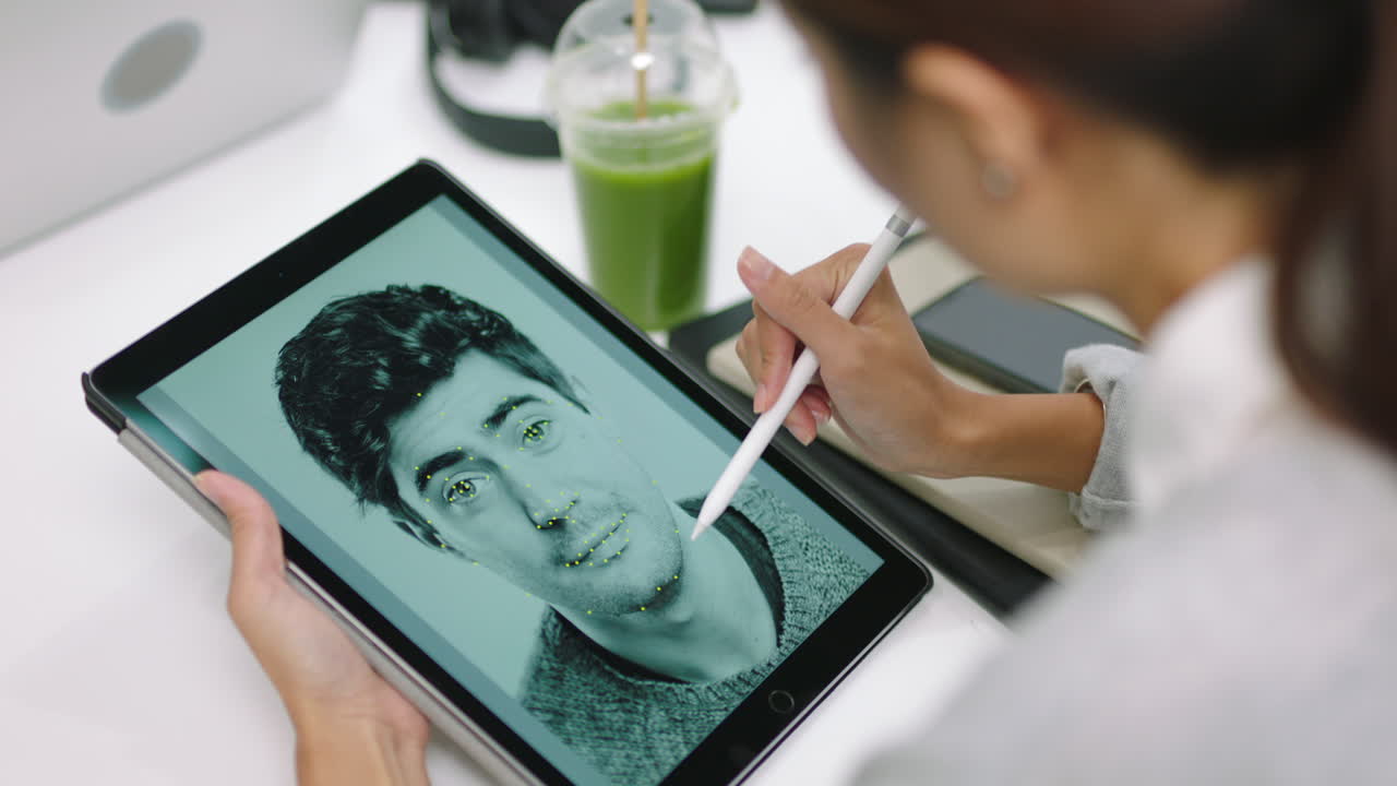 artista digital, reconocimiento facial