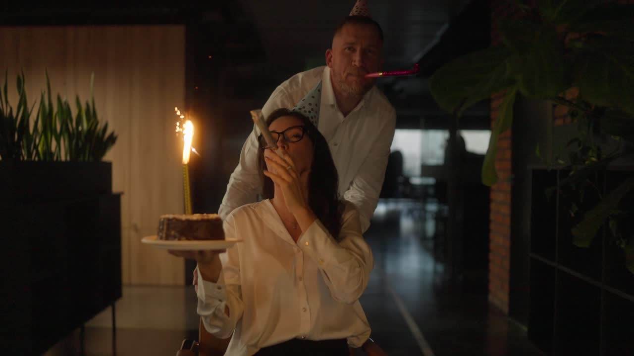 celebración de cumpleaños de la oficina