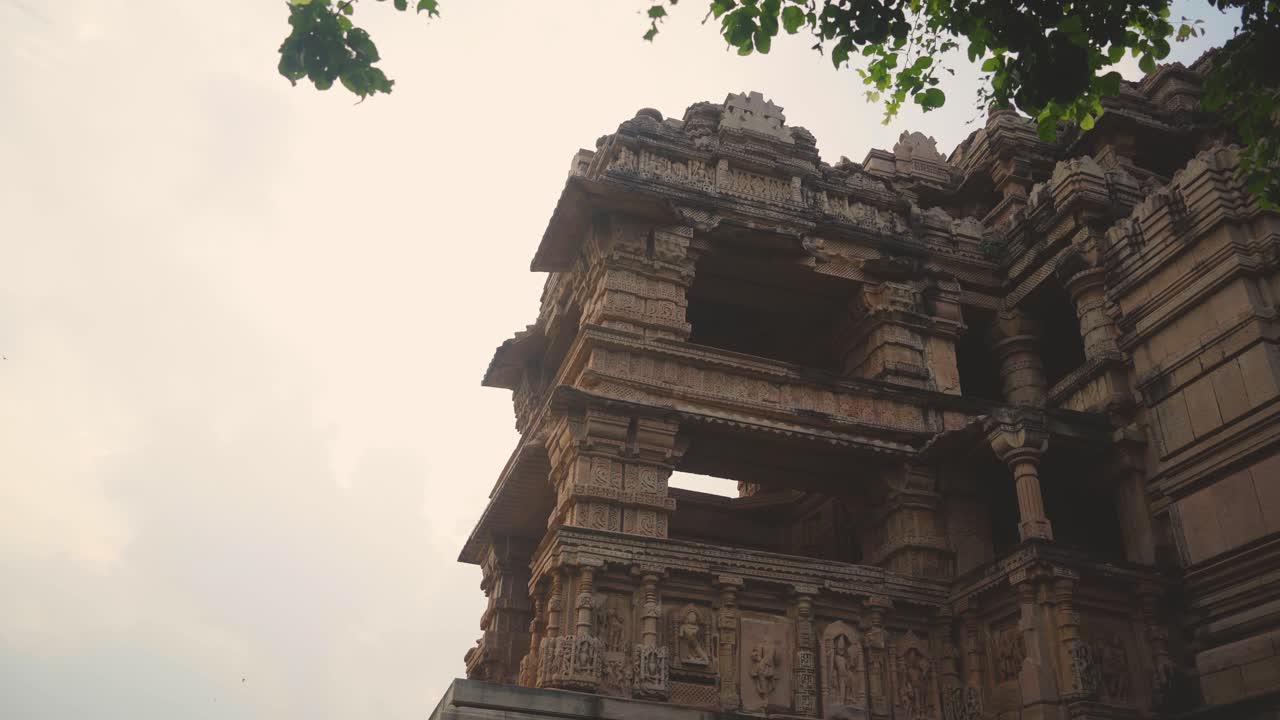 panorámica de un templo de vishnu en el fuerte de gwalior, madhya pradesh, india