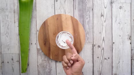 preparación de gel de aloe vera para el tratamiento de la piel