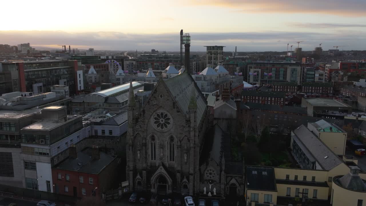 Dublin Aziz Meryem Melekler Kapuçin Kilisesi_01’in 4K Sinematik Drone çekim görüntüsü