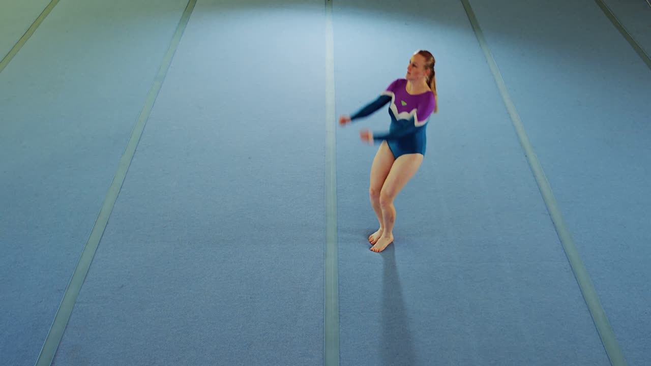 체조 운동 을 하는 체조 선수