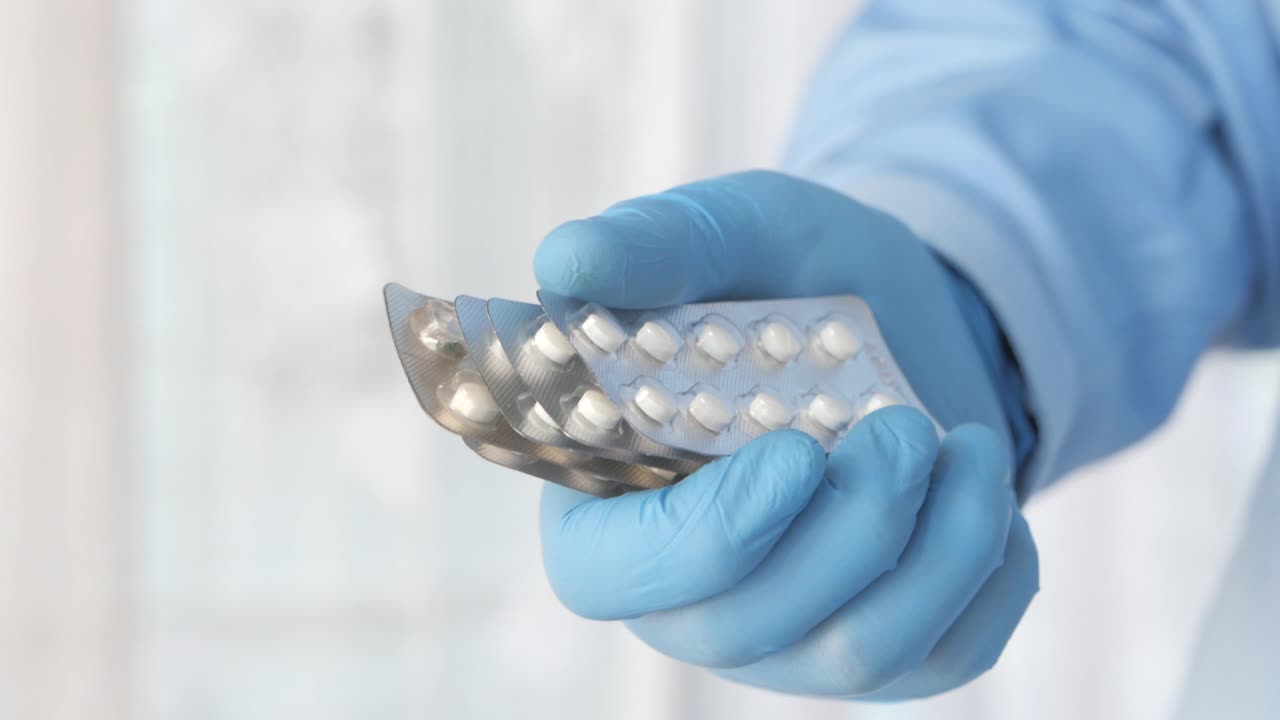 médico que tiene medicamentos