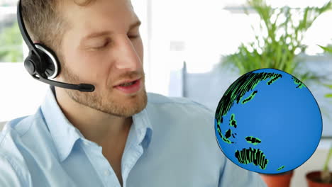 animación del globo sobre hombres de negocios con auriculares
