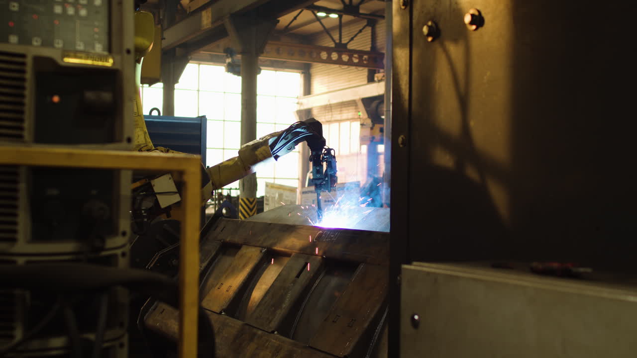 공장에서 일하는 것