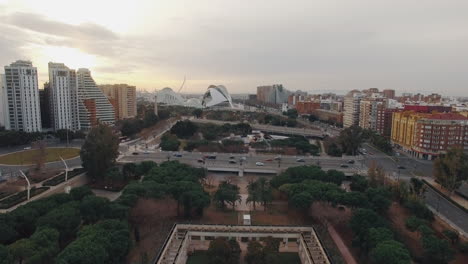 Flug-über-Valencia,-Spanien,-Luftstadtszene-Im-Winter