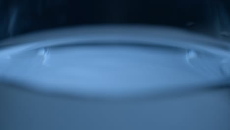water glass eartquake slowmotion