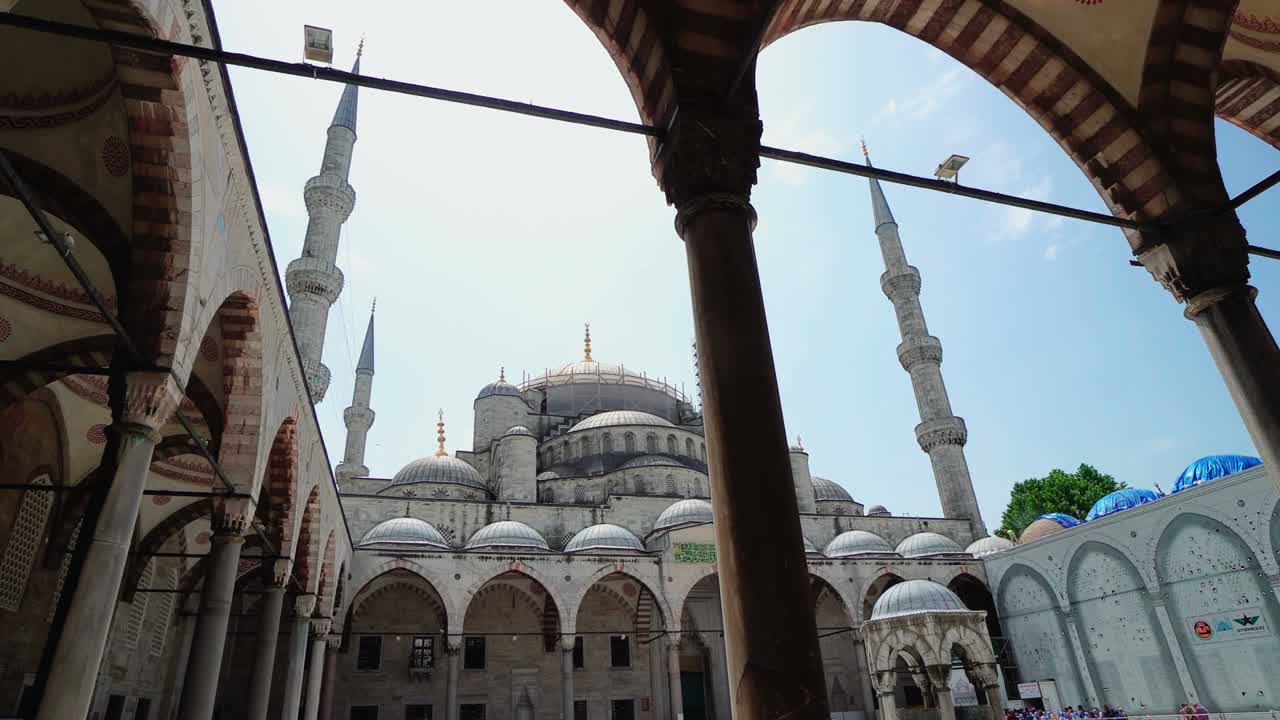 mezquita del sultán ahmed mezquita azul patio interior (mezquita azul o (sultanhmet camii), estambul, turquía