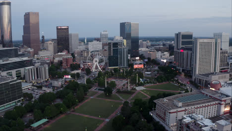 Evening-in-Atlanta-Georgia-downtown-business-district,-USA