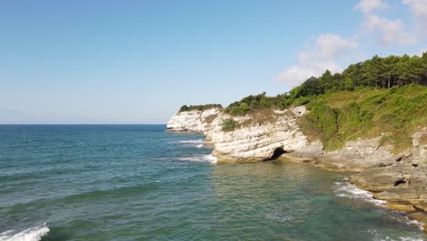 orilla de mar rocosa aérea