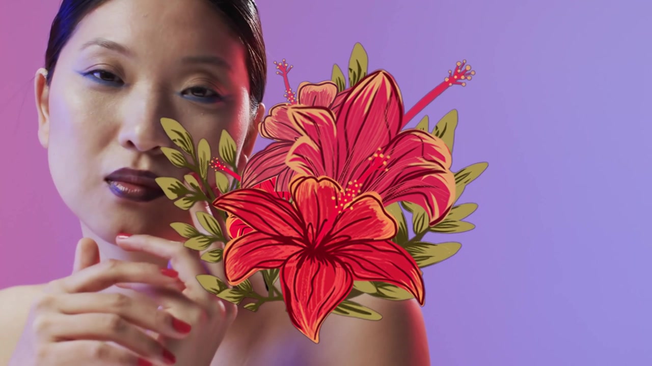 Video verticale: Modella che si muove, portando la mano dalla mascella al collo, sorridendo mentre gira per una posa con un fiore rosso