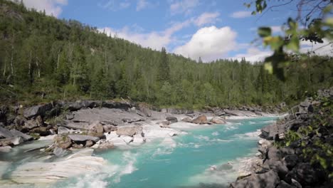 Turquoise-water-reveal,-Marmorslottet,-Helgeland-Northern-Norway