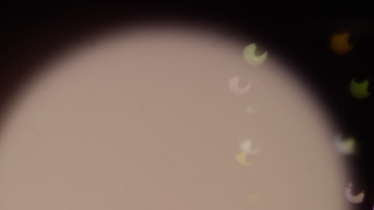 꽃걸이, 반이는, 초점 밖과 초점