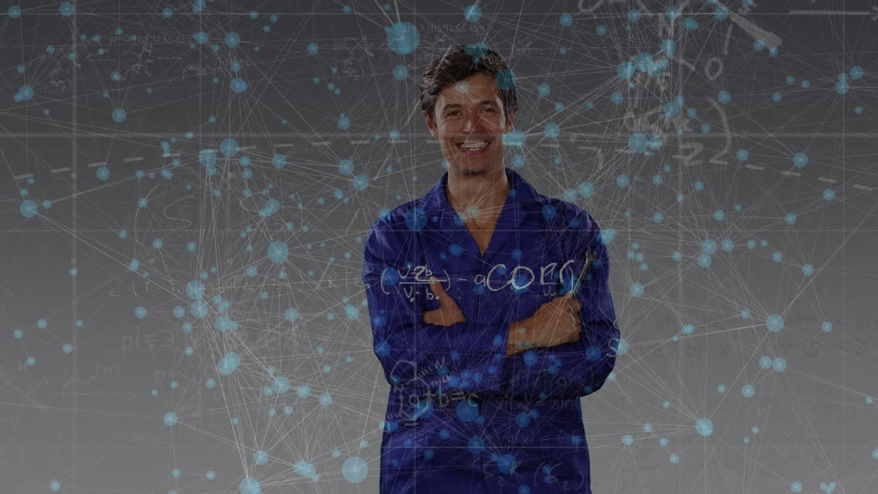 animación de la red de conexiones con ecuaciones sobre ingeniero caucásico masculino