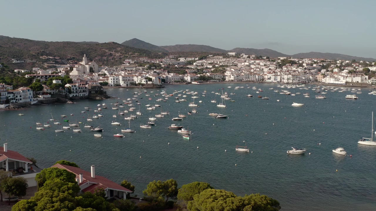 Tomada aérea de Cadaqués, Espanha