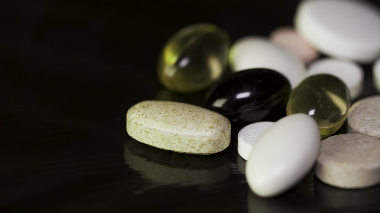 pastillas y cápsulas variadas