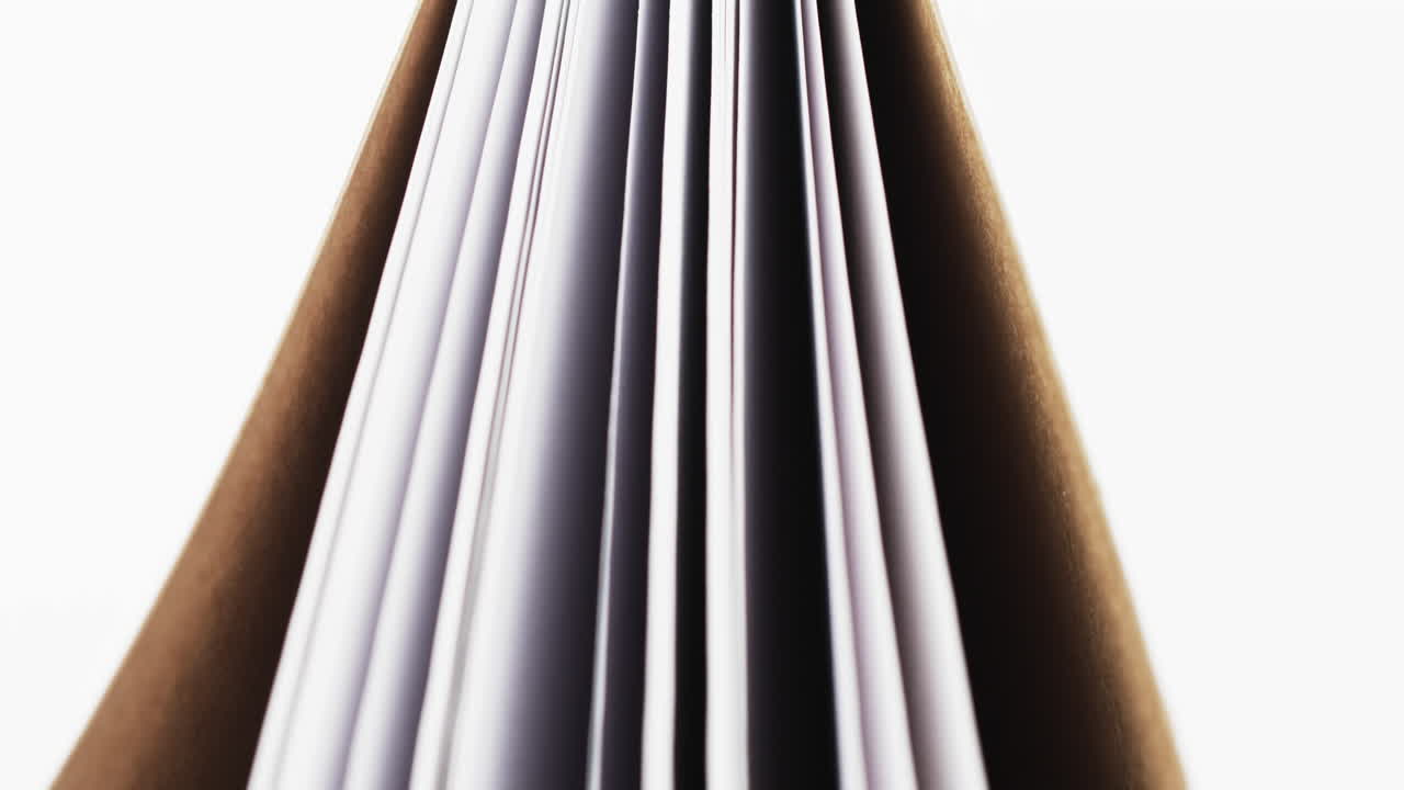 책 페이지의 마이크로와  ⁇  배경에 복사 공간