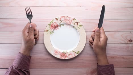 empty plate and cutlery ready for food